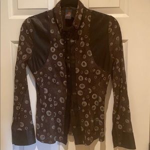 Great fitted long sleeve shirt